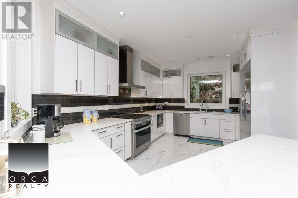 2855 Panorama Drive, North Vancouver, British Columbia  V7G 1V7 - Photo 8 - R2992086