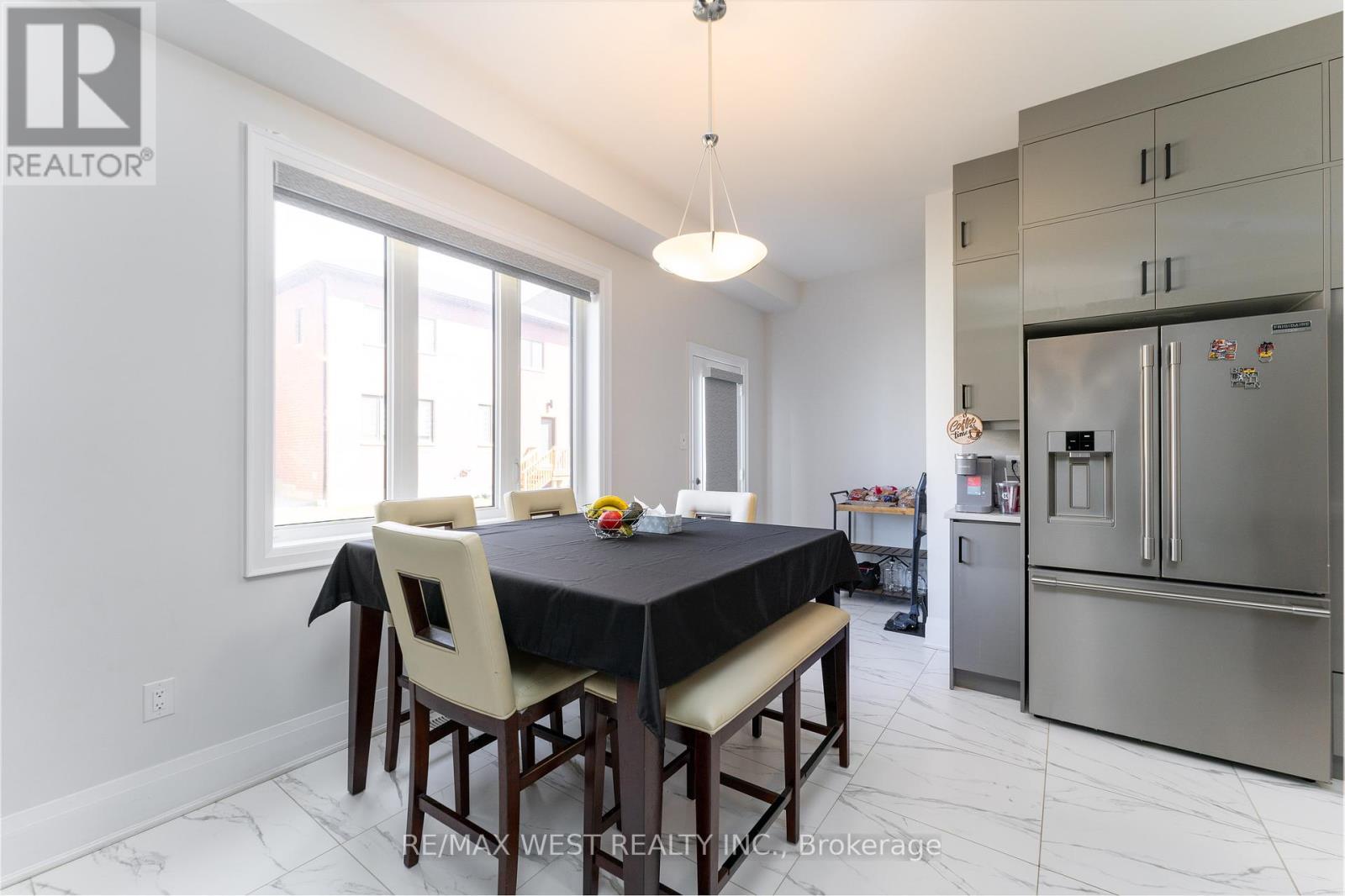 47 Kessler Drive, Brampton (Sandringham-Wellington North), Ontario  L6R 4E7 - Photo 9 - W12111986