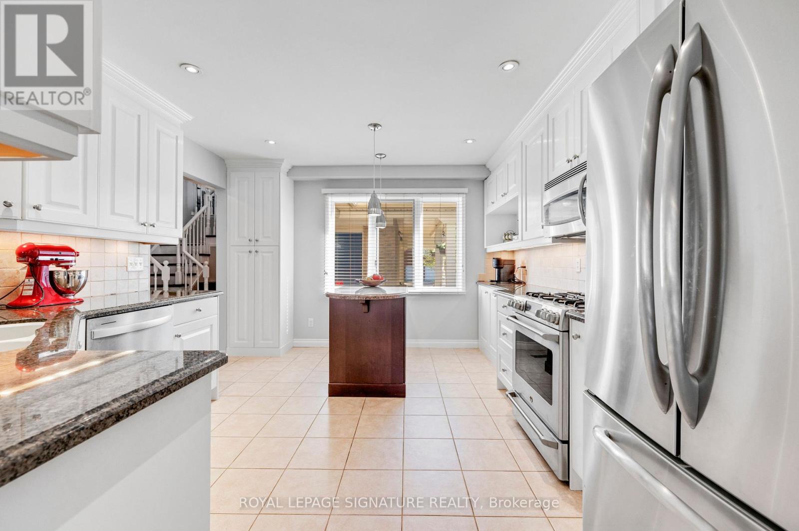 6127 Leeside Crescent, Mississauga (Central Erin Mills), Ontario  L5M 5K7 - Photo 19 - W12112001