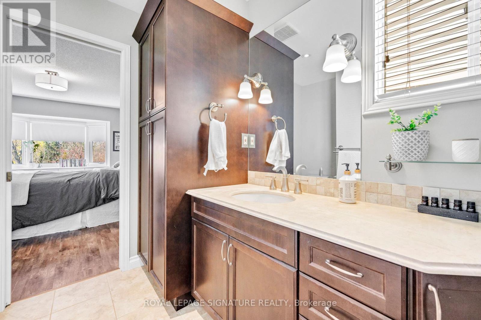 6127 Leeside Crescent, Mississauga (Central Erin Mills), Ontario  L5M 5K7 - Photo 41 - W12112001