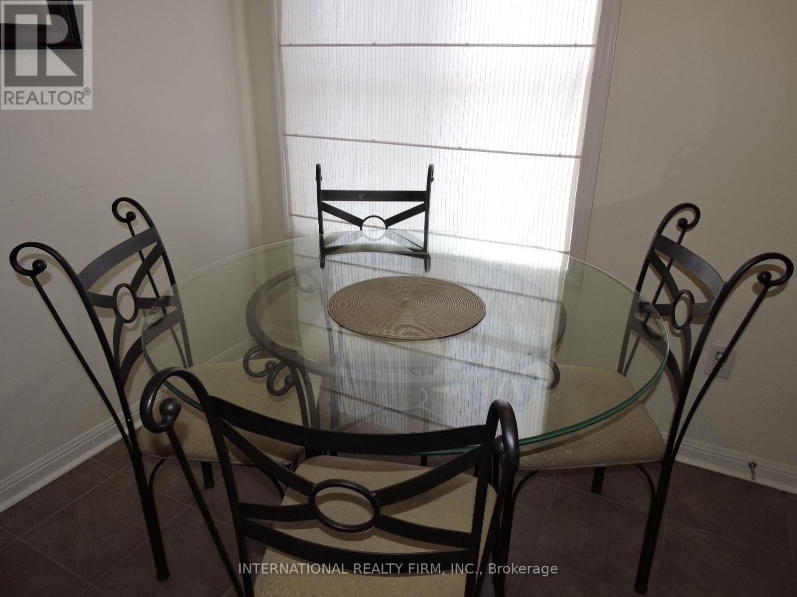 2 - 714 Neighbourhood Circle, Mississauga, Ontario  L5B 0B4 - Photo 14 - W12112126