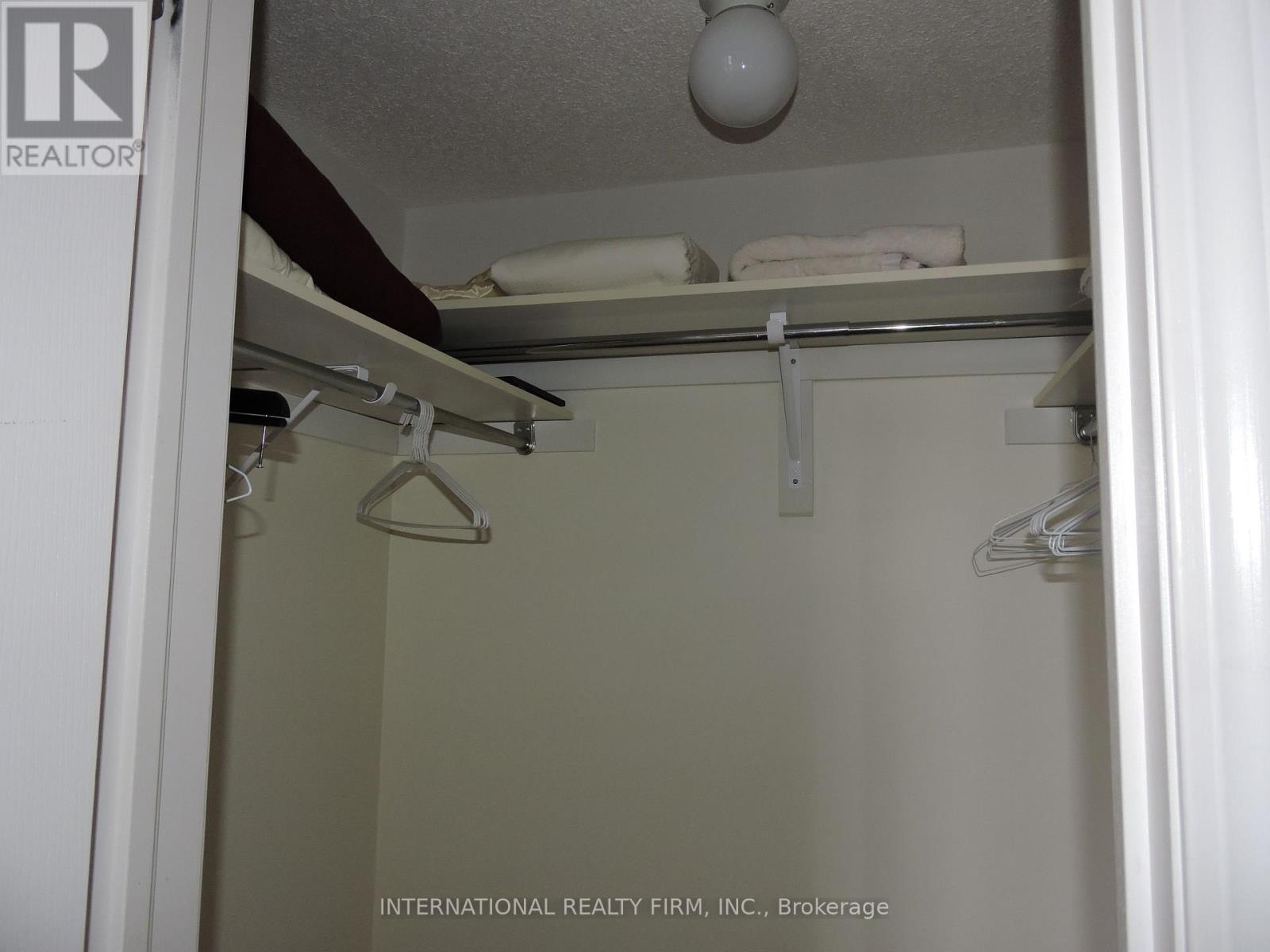 2 - 714 Neighbourhood Circle, Mississauga, Ontario  L5B 0B4 - Photo 15 - W12112126