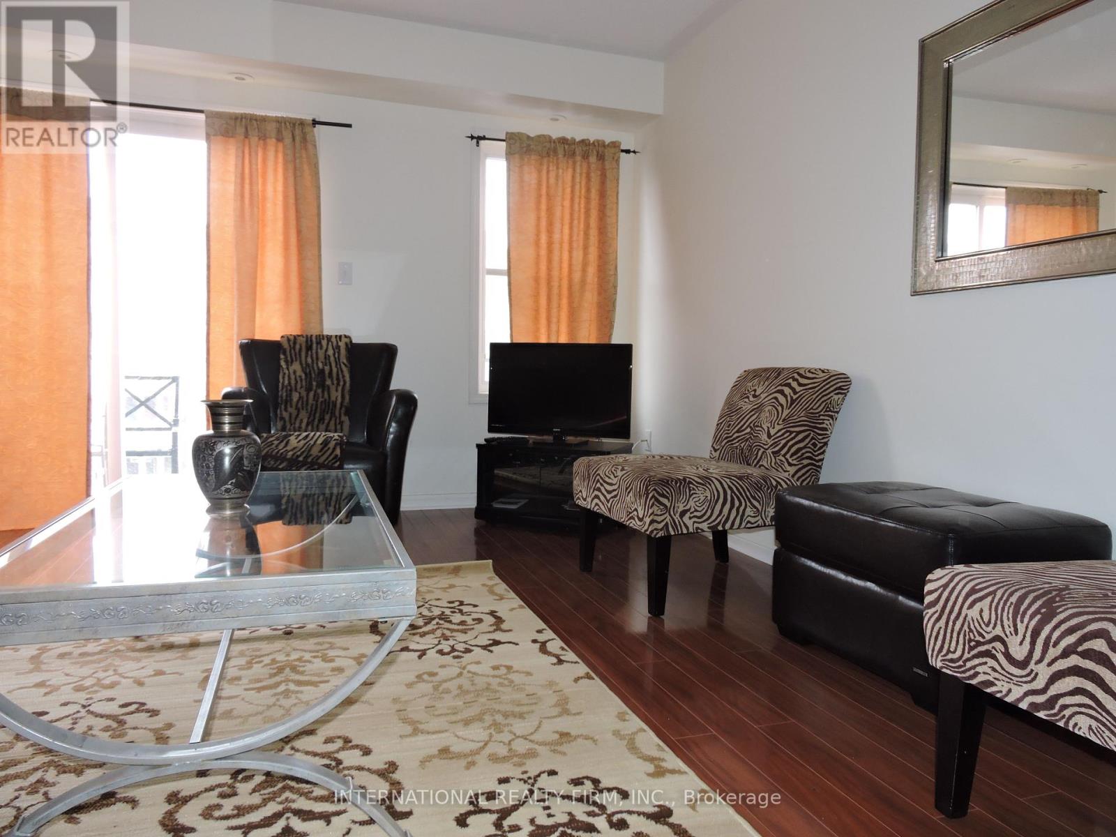2 - 714 Neighbourhood Circle, Mississauga, Ontario  L5B 0B4 - Photo 9 - W12112126
