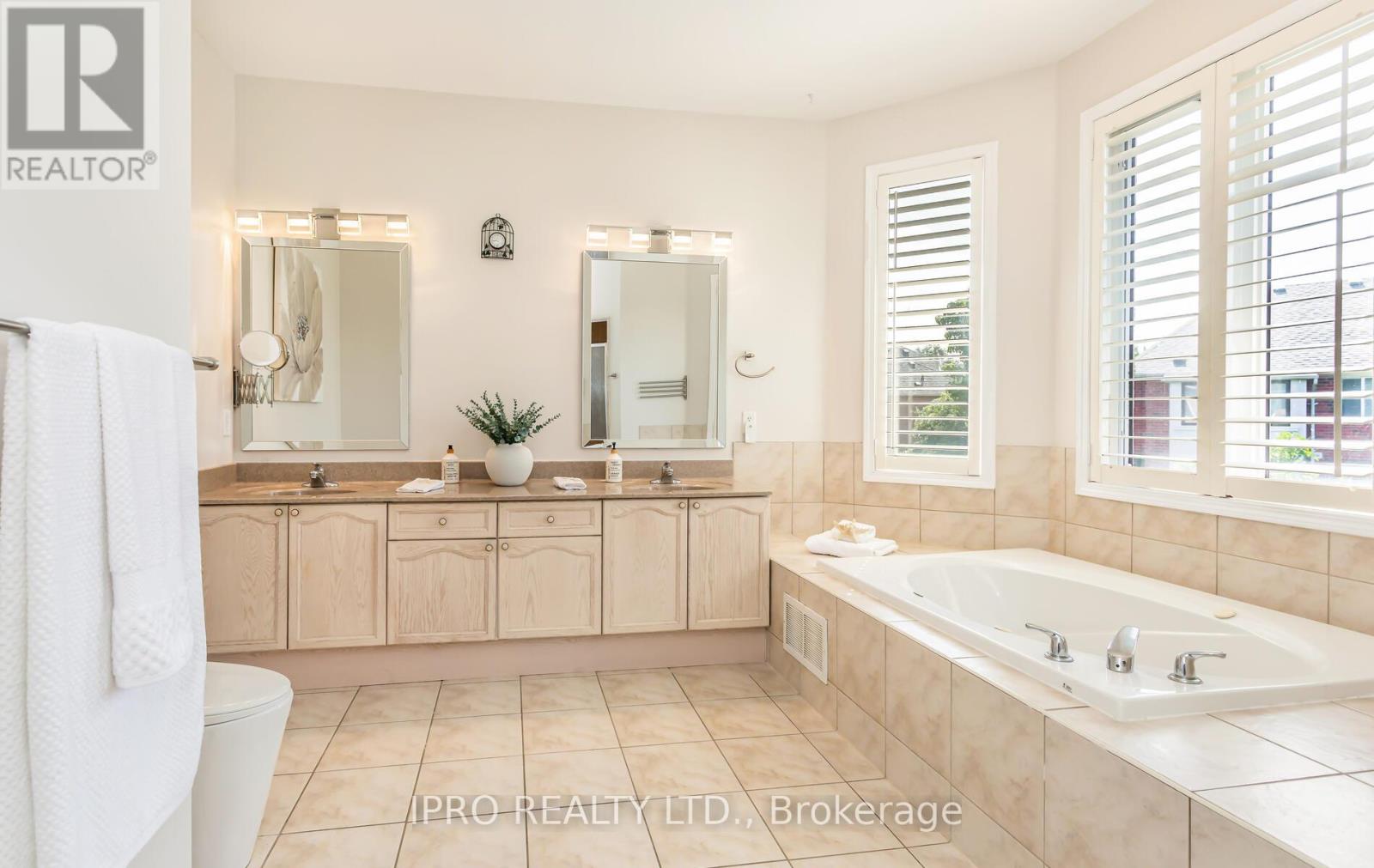 3082 Scotscraig Crescent, Oakville, Ontario  L6M 5G7 - Photo 27 - W12112165