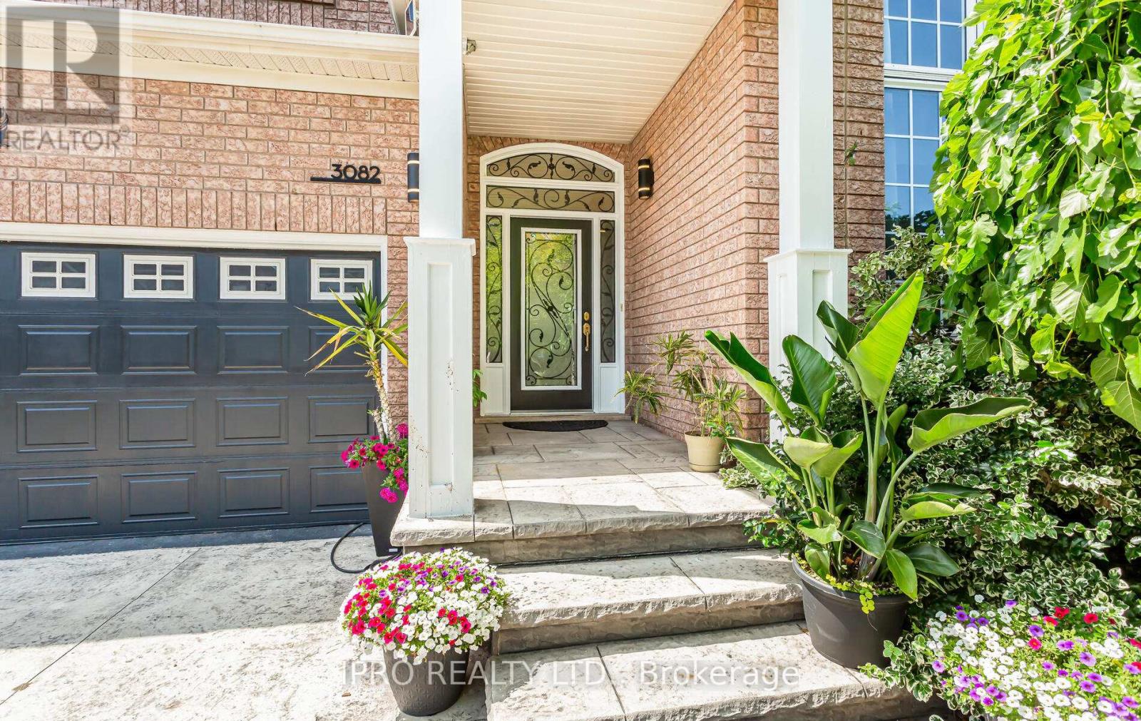 3082 Scotscraig Crescent, Oakville, Ontario  L6M 5G7 - Photo 4 - W12112165