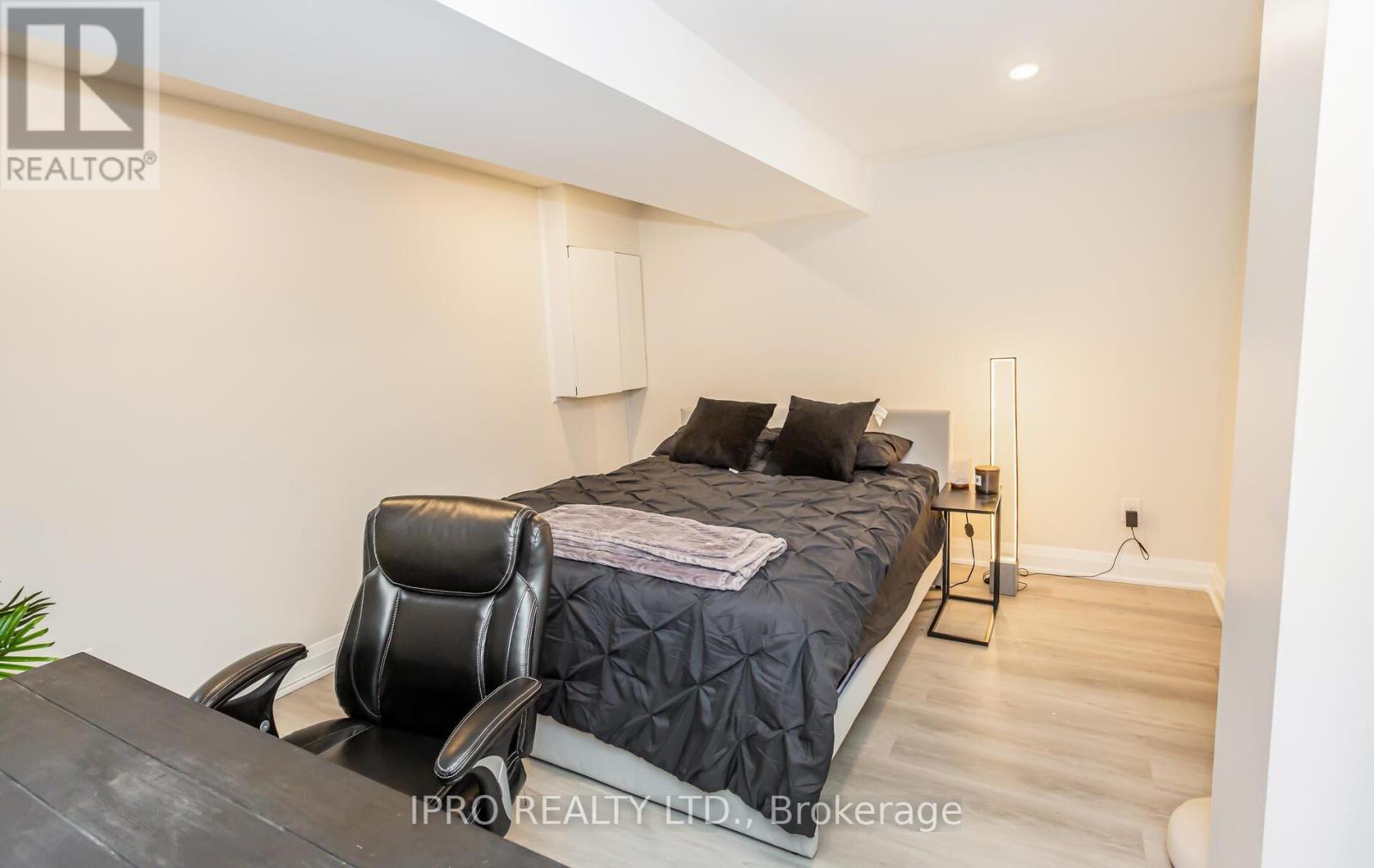3082 Scotscraig Crescent, Oakville, Ontario  L6M 5G7 - Photo 43 - W12112165