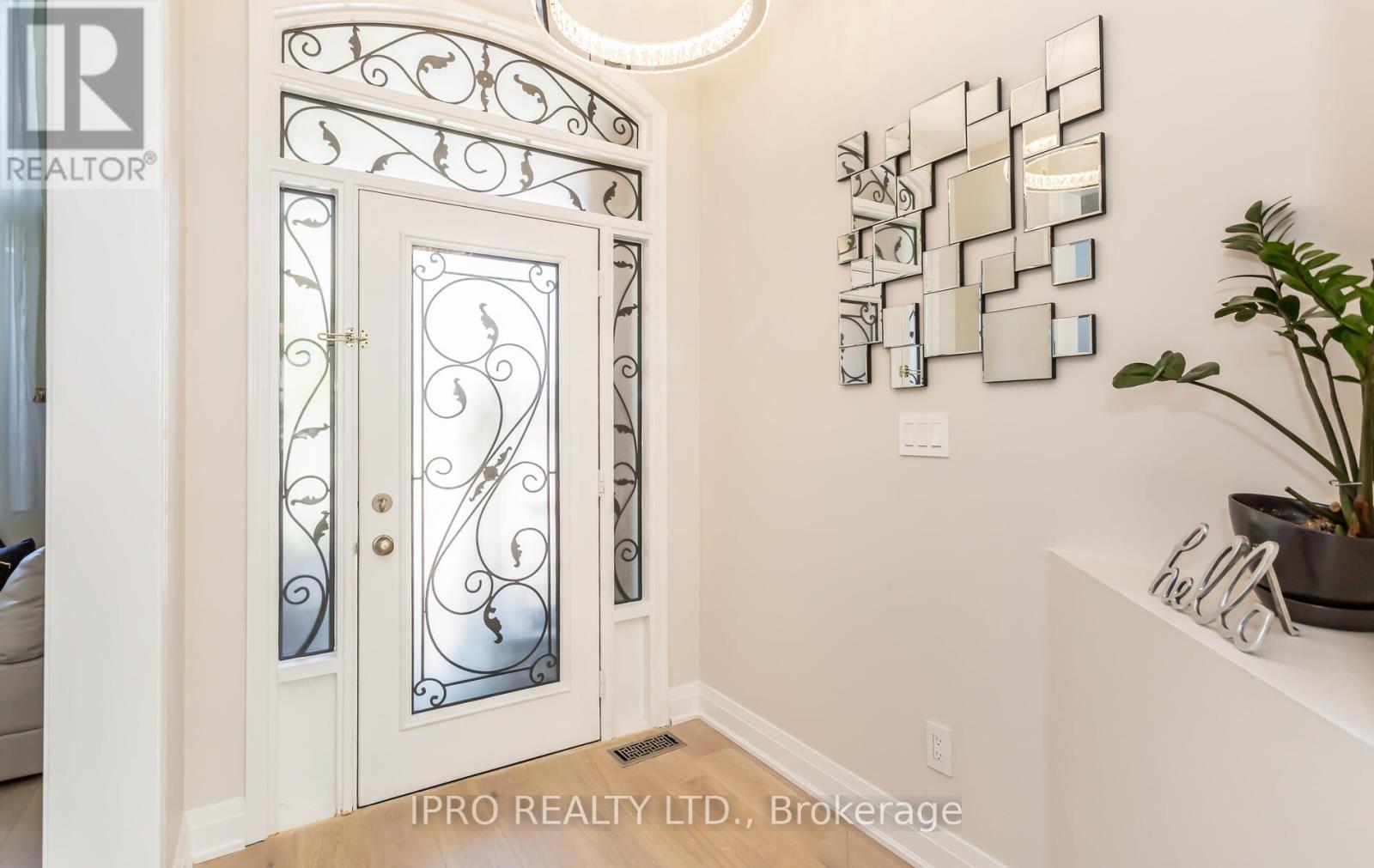 3082 Scotscraig Crescent, Oakville, Ontario  L6M 5G7 - Photo 5 - W12112165