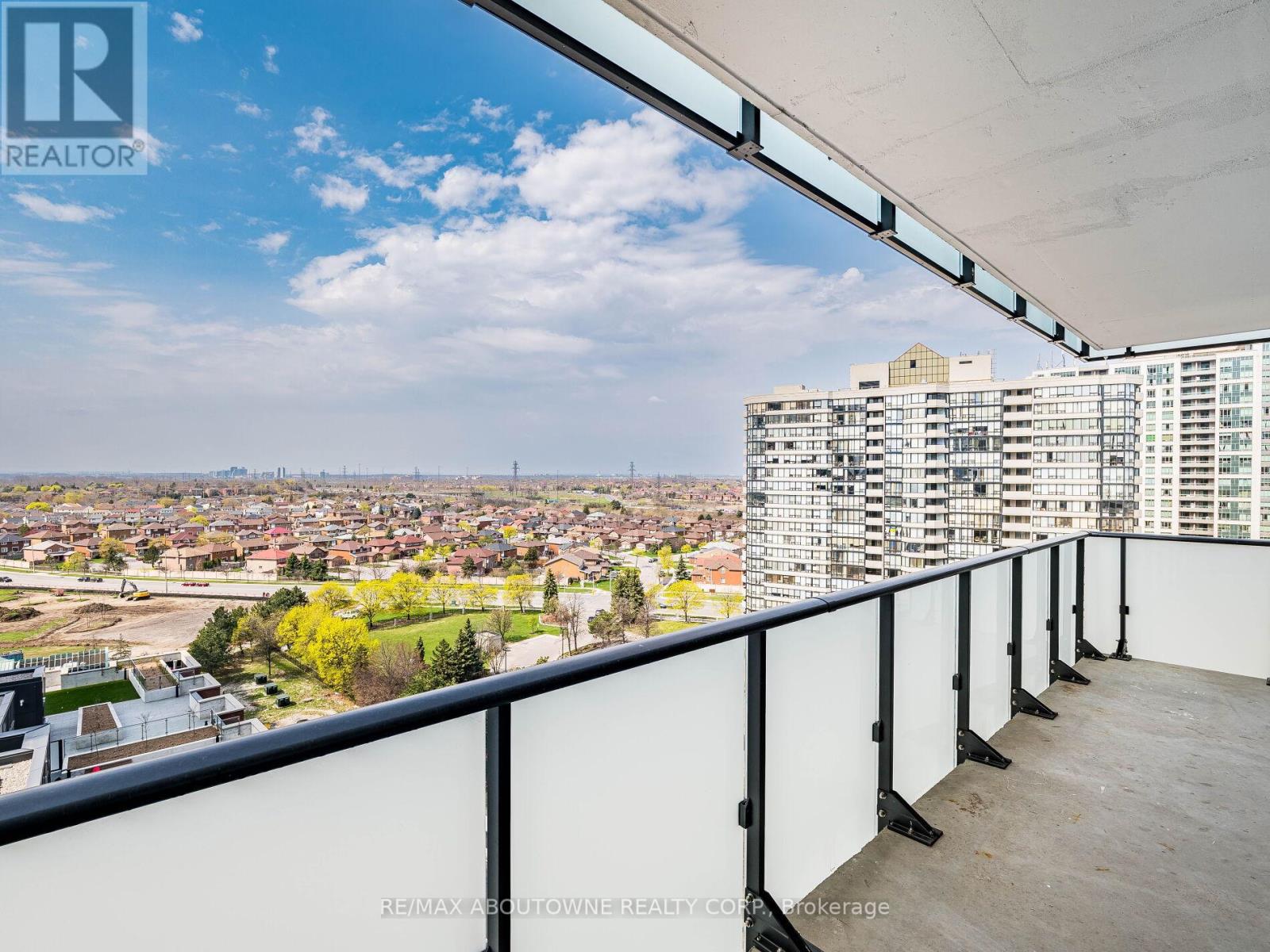 1008 - 430 Square One Drive, Mississauga, Ontario  L5B 0L6 - Photo 26 - W12112175