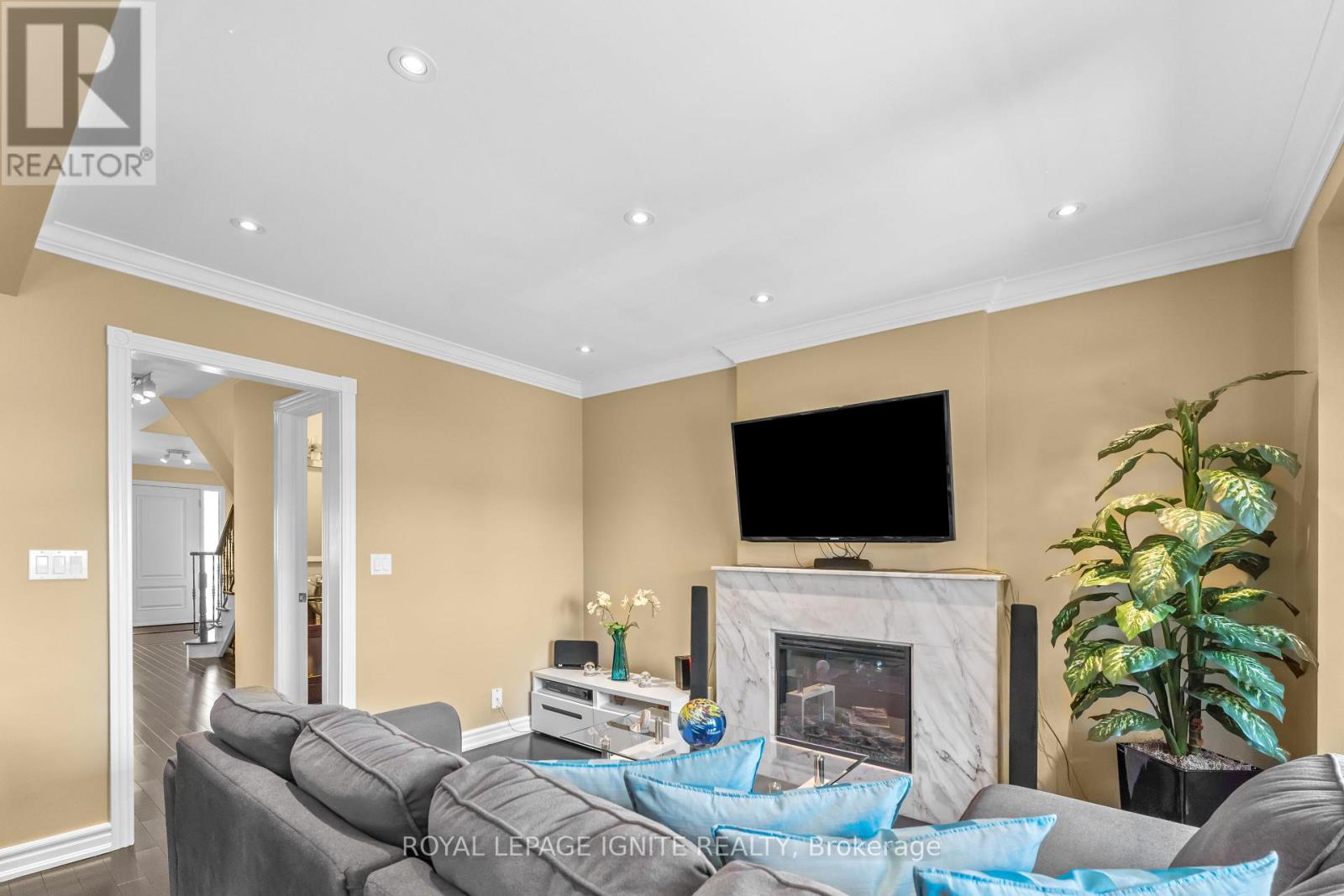 59 Shanly Street, Toronto, Ontario  M6H 1S4 - Photo 13 - W12112204
