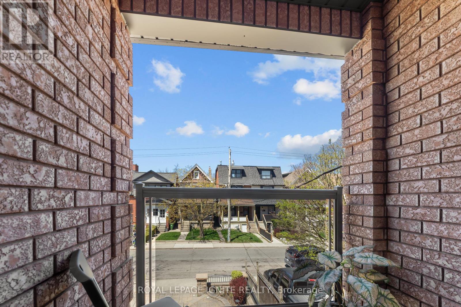 59 Shanly Street, Toronto (Dovercourt-Wallace Emerson-Junction), Ontario  M6H 1S4 - Photo 33 - W12112204