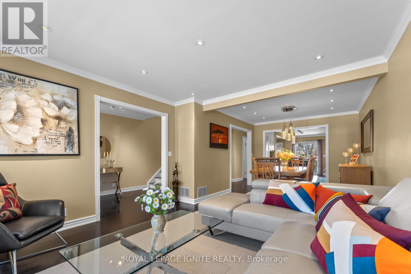 59 Shanly Street, Toronto, Ontario  M6H 1S4 - Photo 5 - W12112204