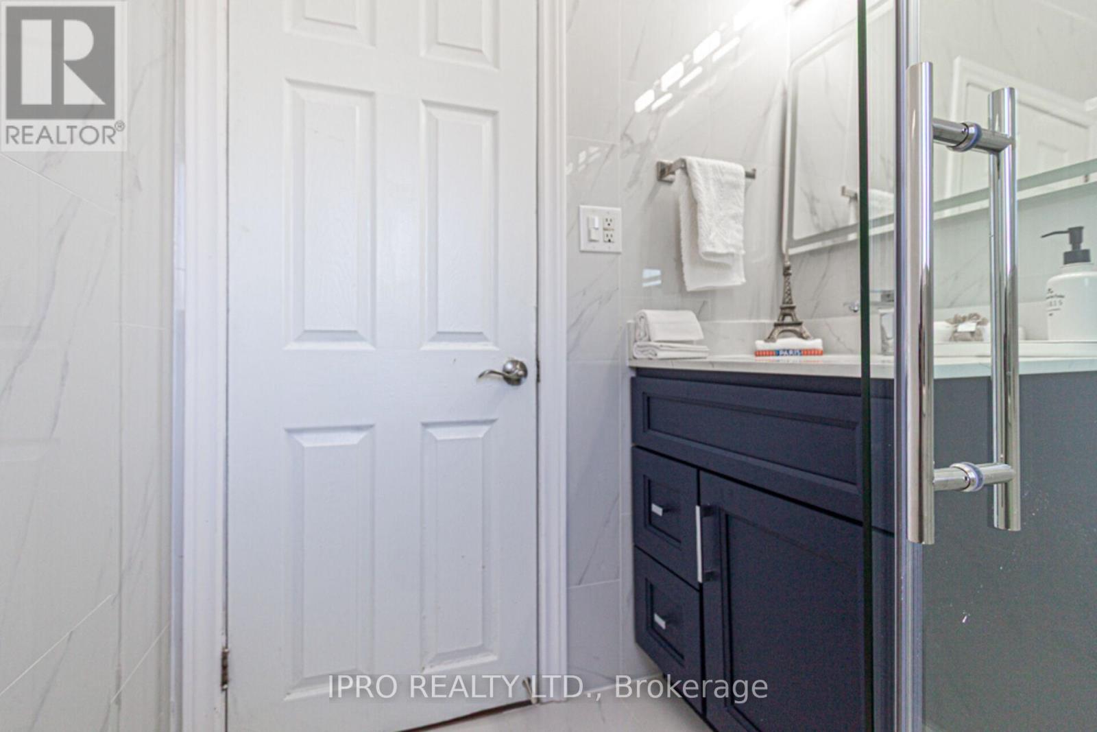 529 Trudale Court, Oakville, Ontario  L6L 4H2 - Photo 21 - W12112232
