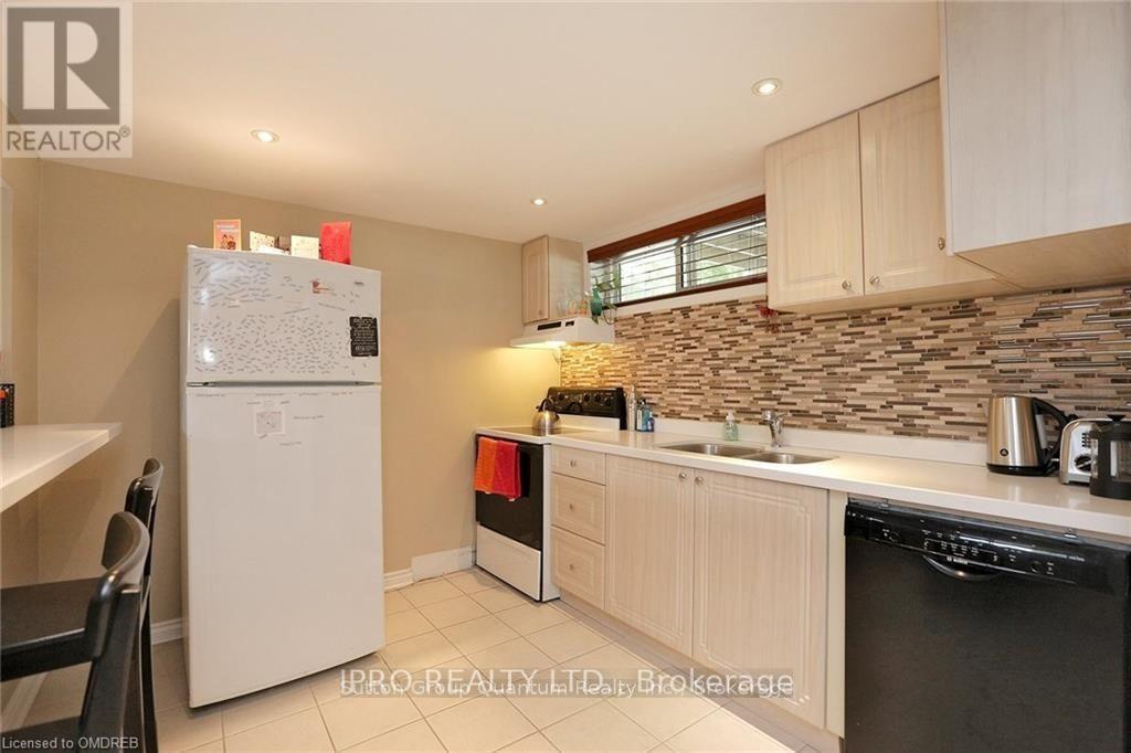 529 Trudale Court, Oakville, Ontario  L6L 4H2 - Photo 25 - W12112232