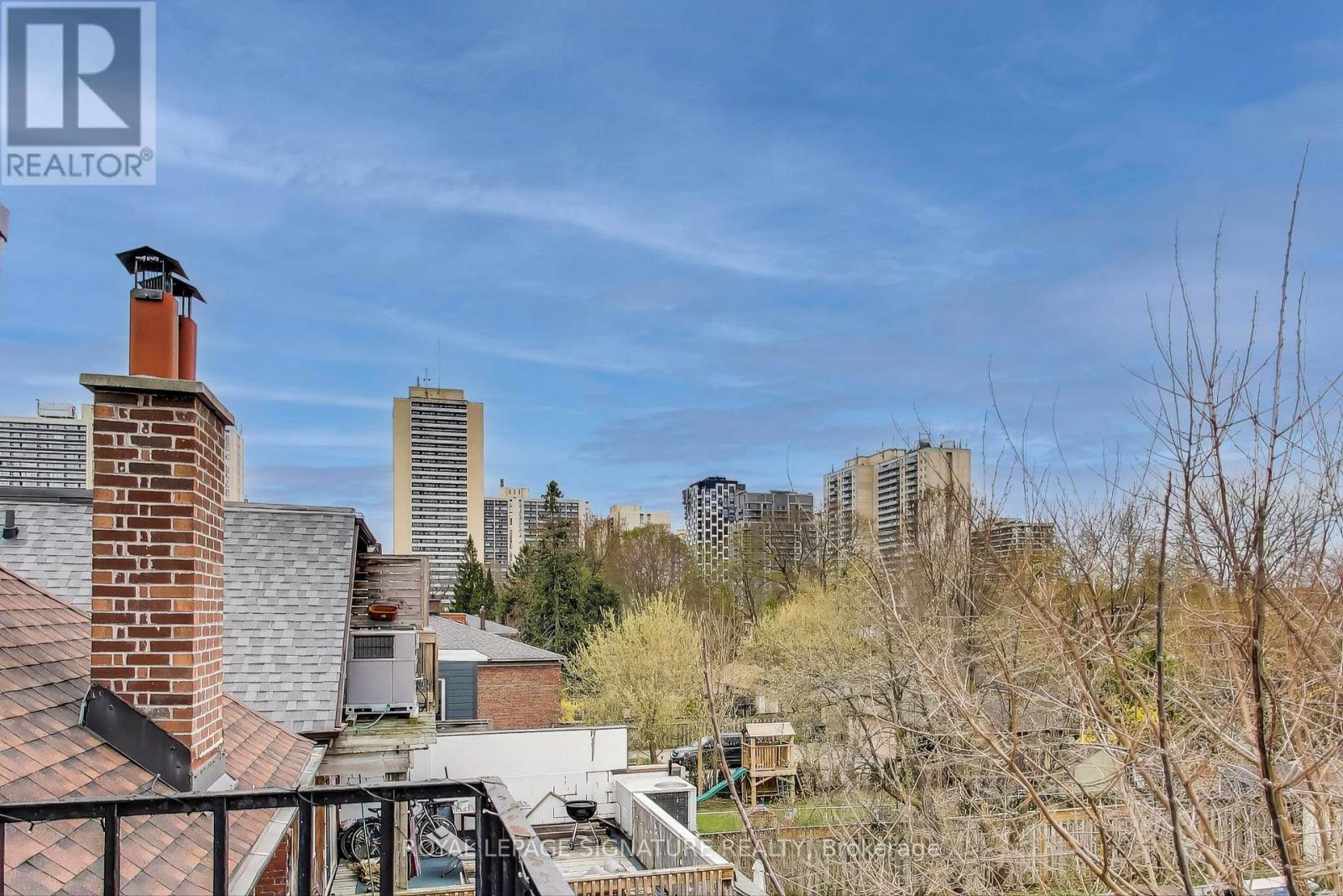 232 Pacific Avenue, Toronto, Ontario  M6P 2P5 - Photo 32 - W12112222