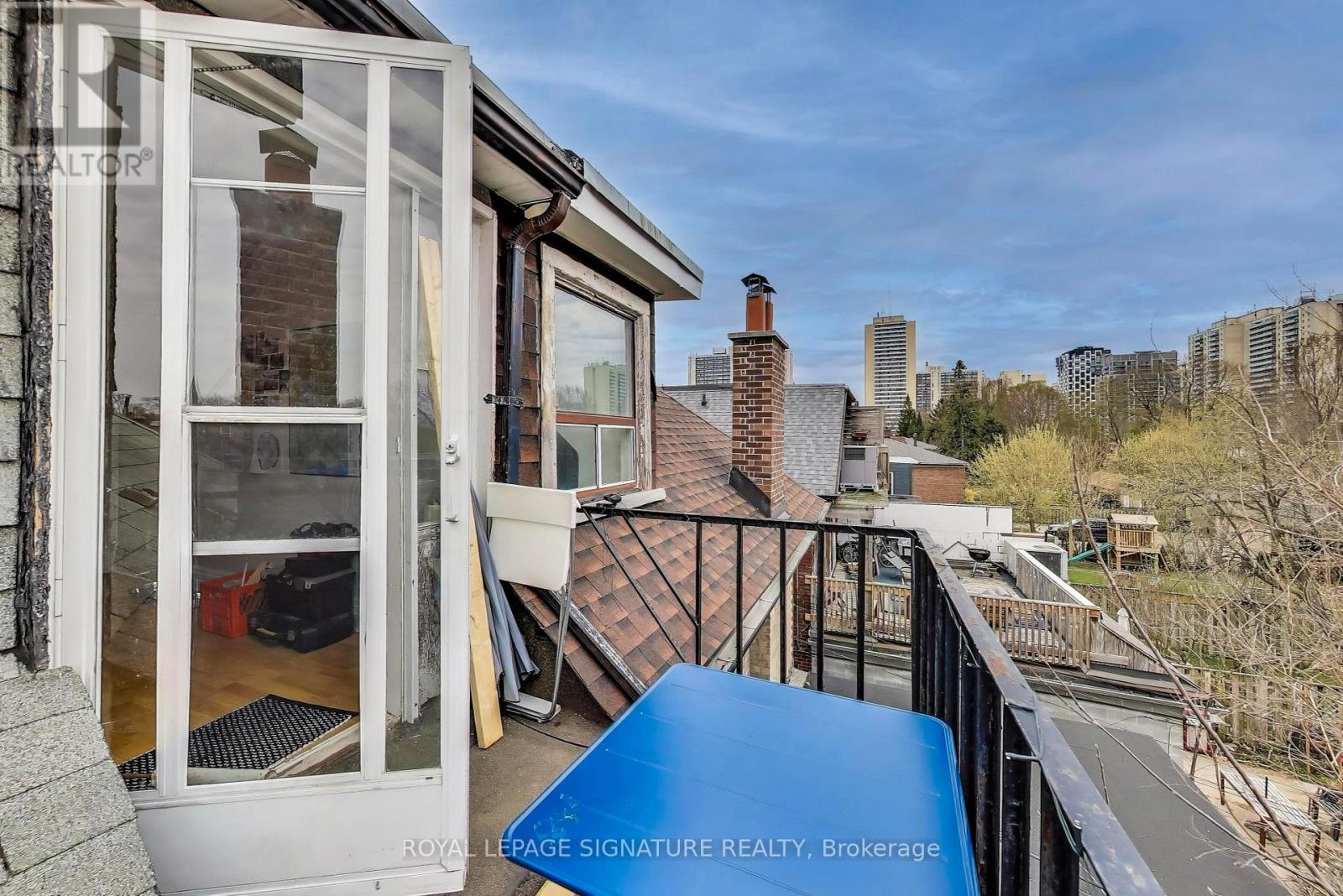 232 Pacific Avenue, Toronto, Ontario  M6P 2P5 - Photo 31 - W12112222