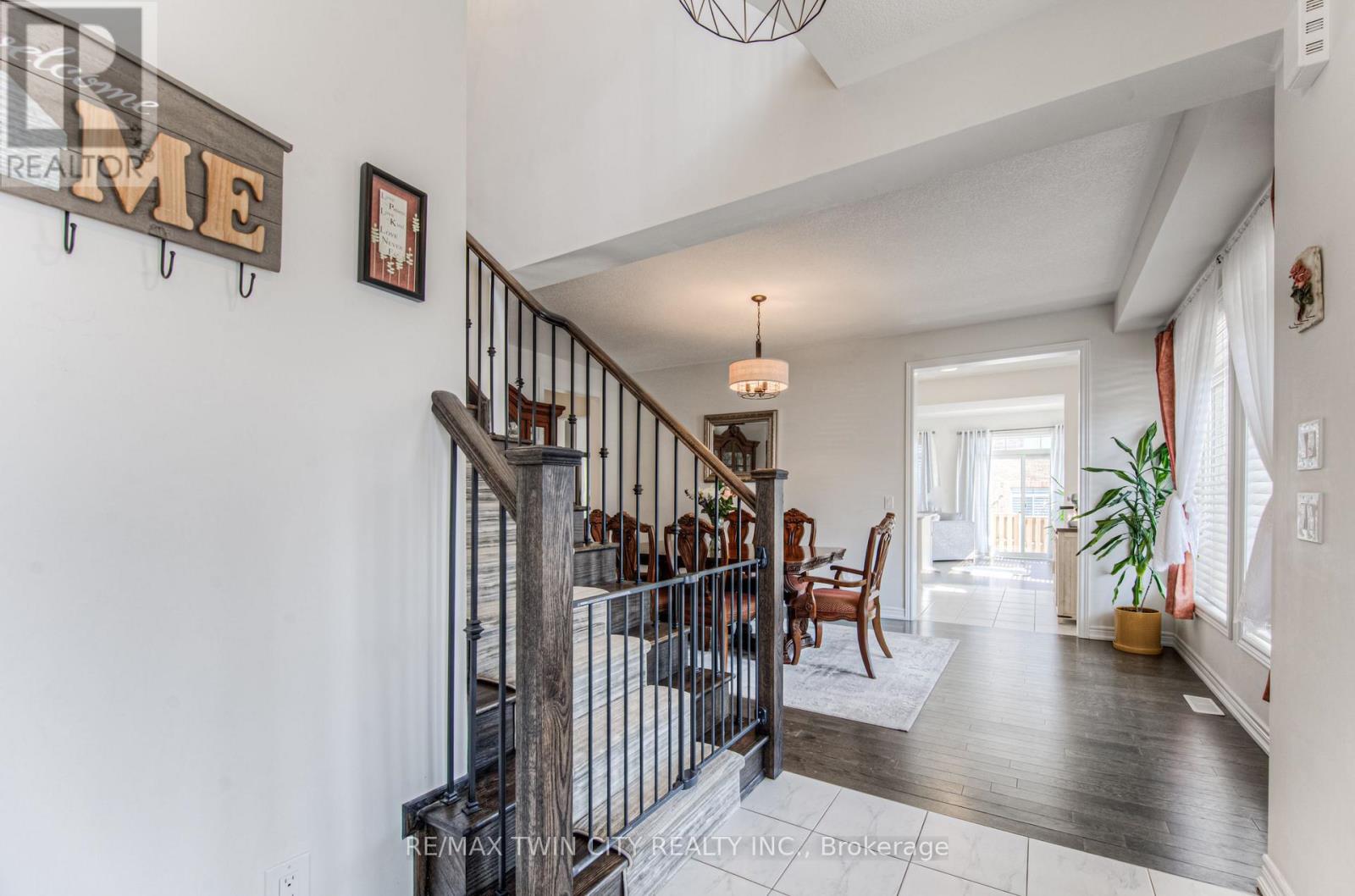 Property at 39 REISTWOOD DRIVE image 4
