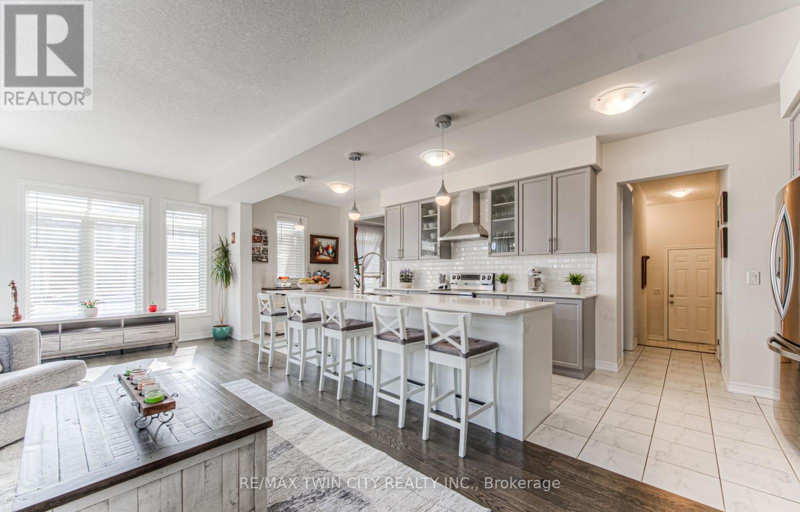 39 Reistwood Drive, Kitchener, Ontario  N2R 0N8 - Photo 12 - X12025682