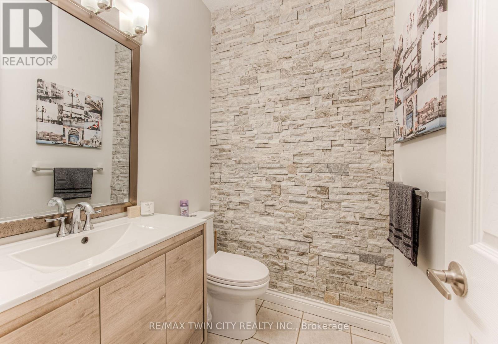 212 Doon Drive S, Kitchener, Ontario  N2P 2L8 - Photo 7 - X12051830