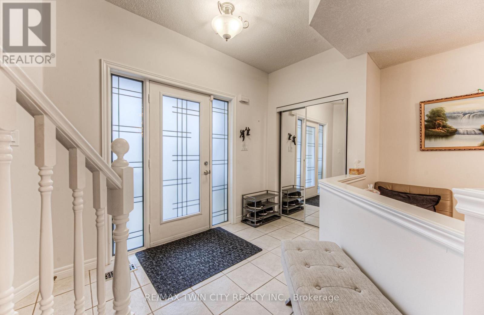 212 Doon Drive S, Kitchener, Ontario  N2P 2L8 - Photo 4 - X12051830