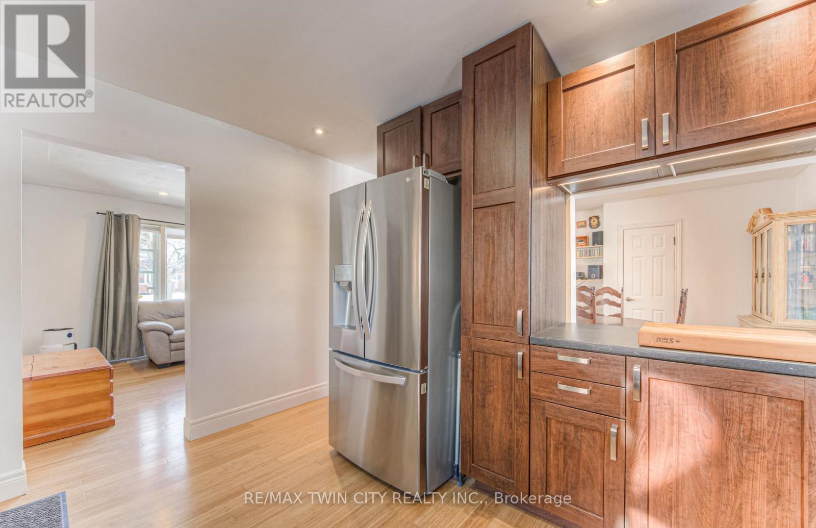 74 Chelsea Road, Kitchener, Ontario  N2B 1H9 - Photo 13 - X12041374