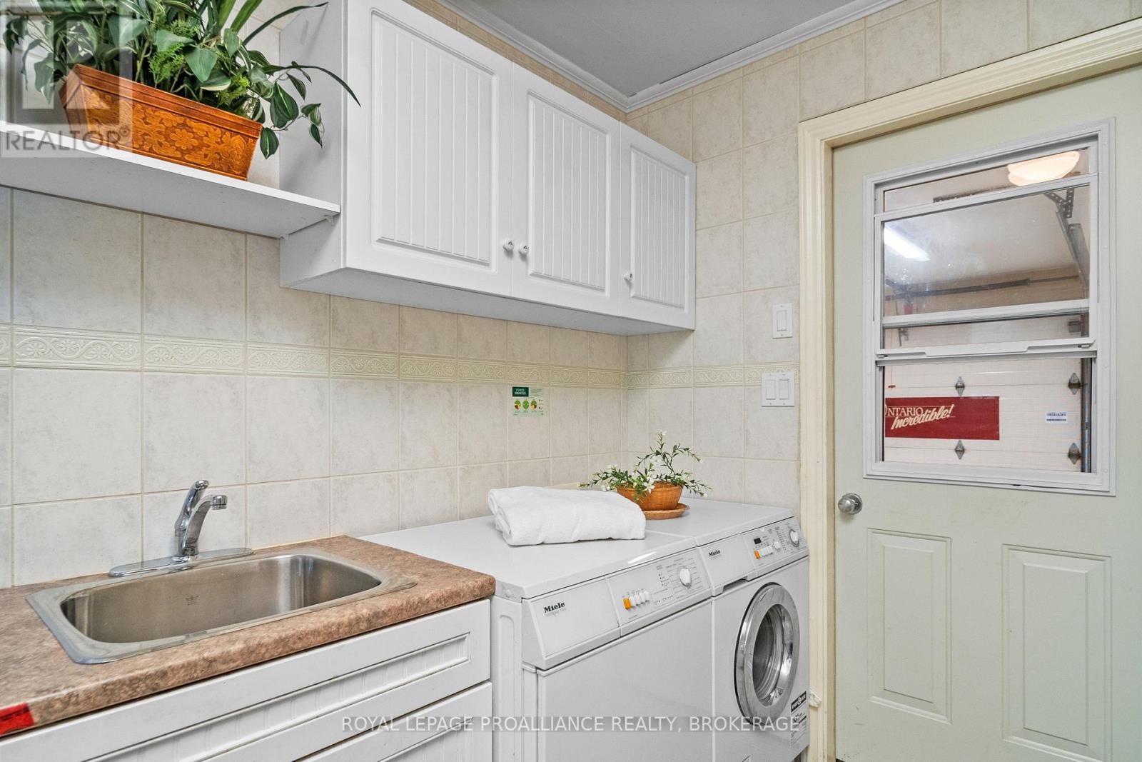 1021 Sydenham Road, Kingston, Ontario  K7M 3L8 - Photo 22 - X12112334