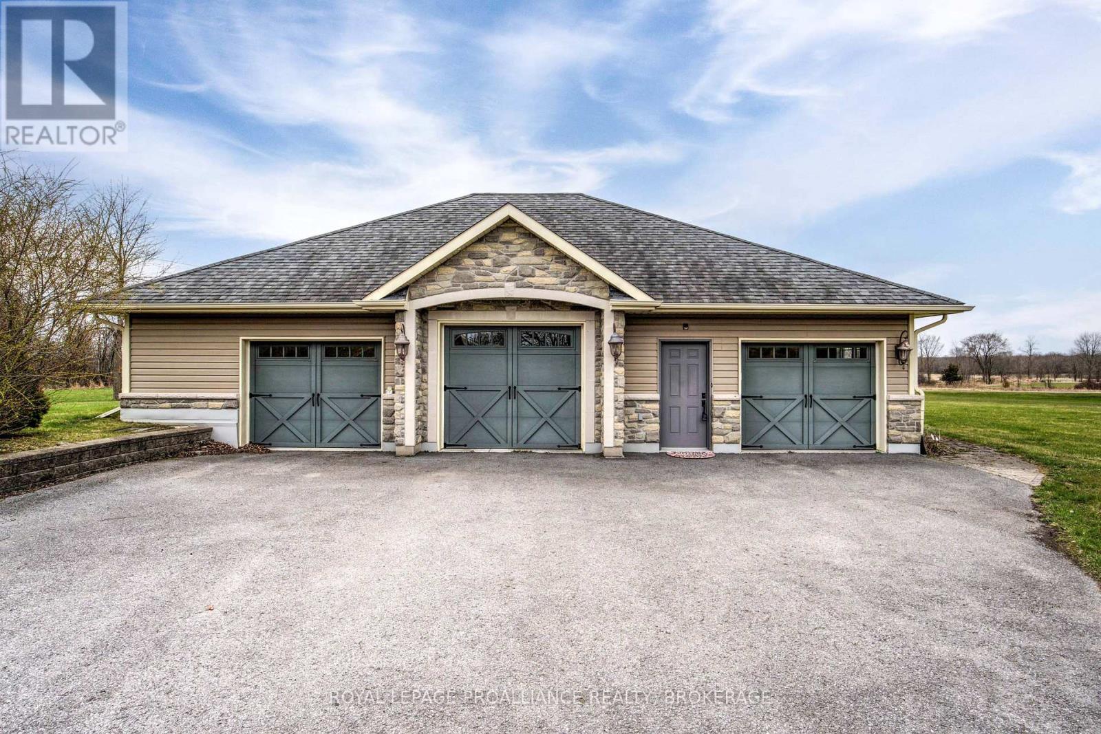 9625 Highway 42, Rideau Lakes, Ontario  K0G 1X0 - Photo 7 - X12112359