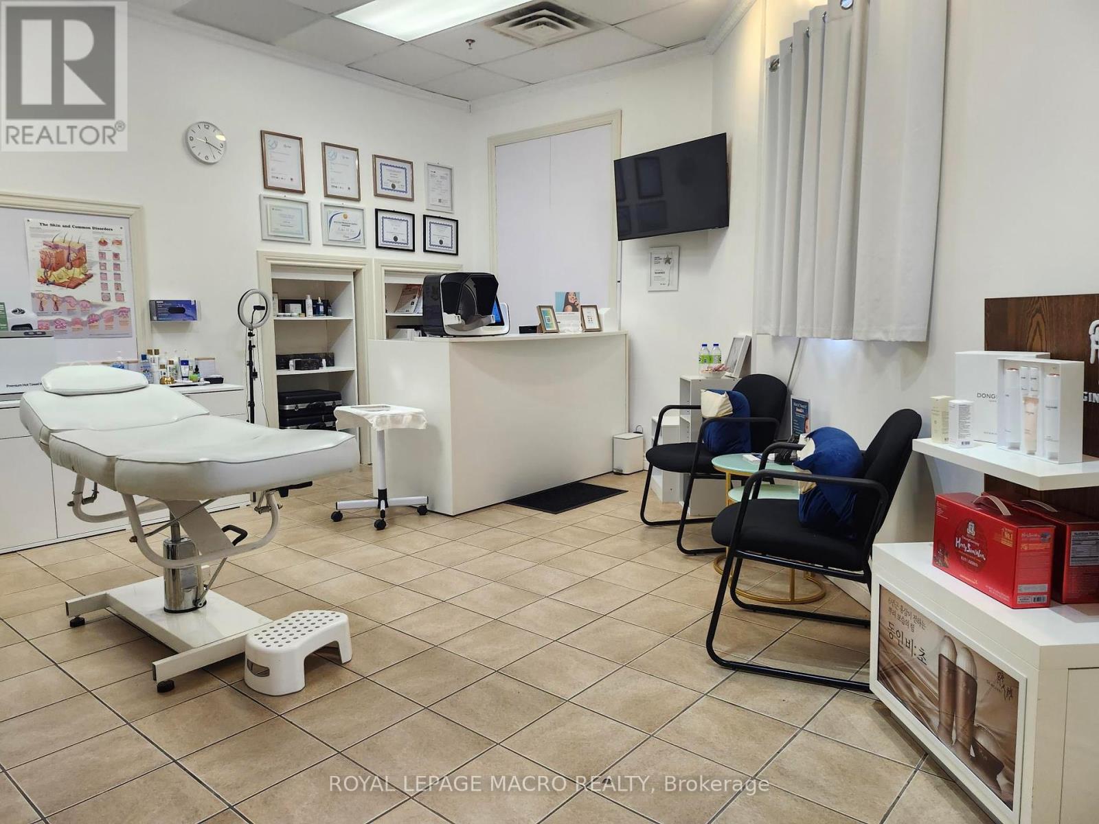 2200 Rymal Road E, Hamilton, Ontario  L0R 1P0 - Photo 12 - X12112066
