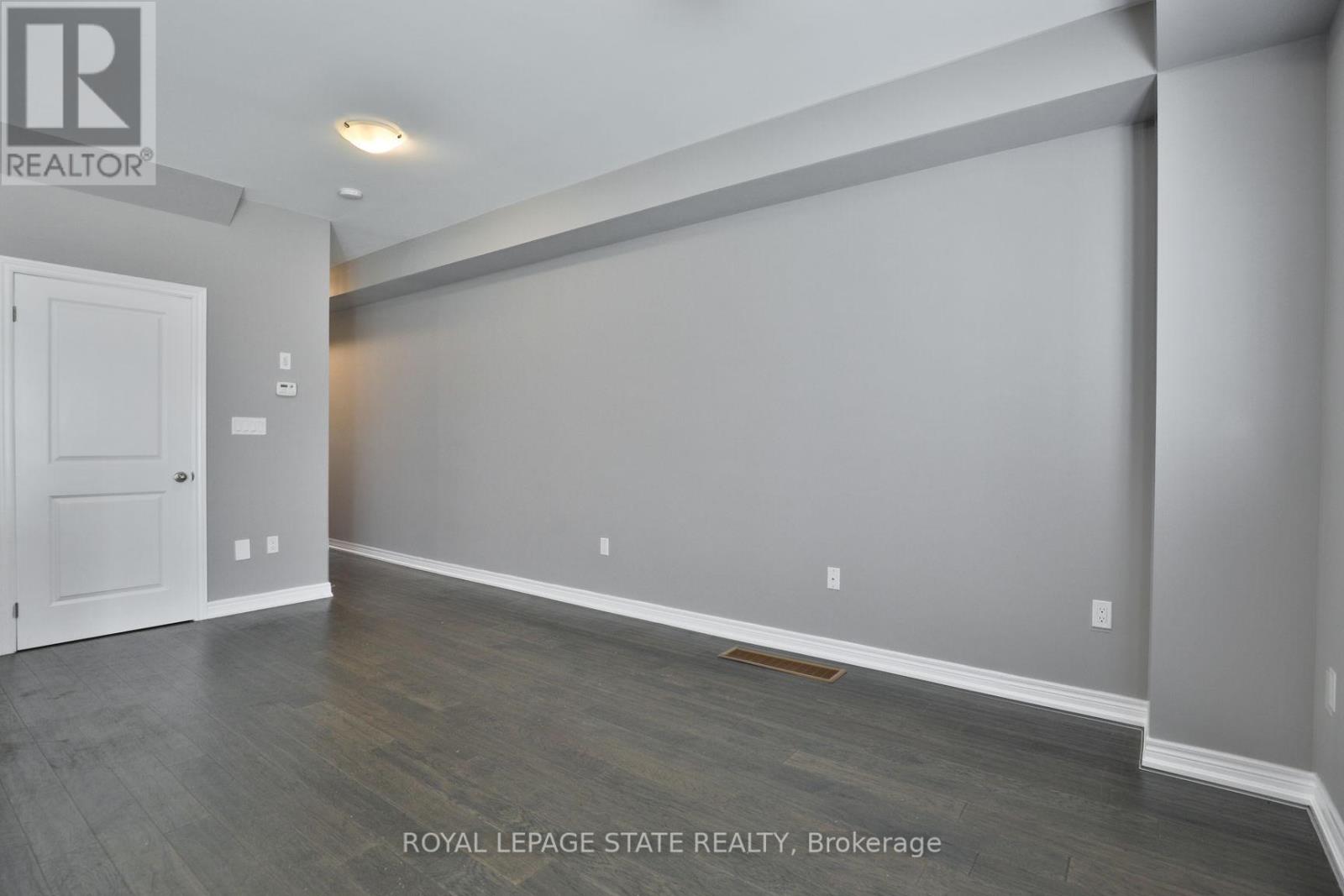 16 Zinfandel Drive, Hamilton, Ontario  L8E 0K1 - Photo 10 - X12112153