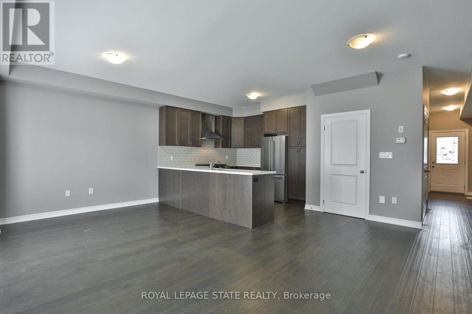 16 Zinfandel Drive, Hamilton, Ontario  L8E 0K1 - Photo 9 - X12112153