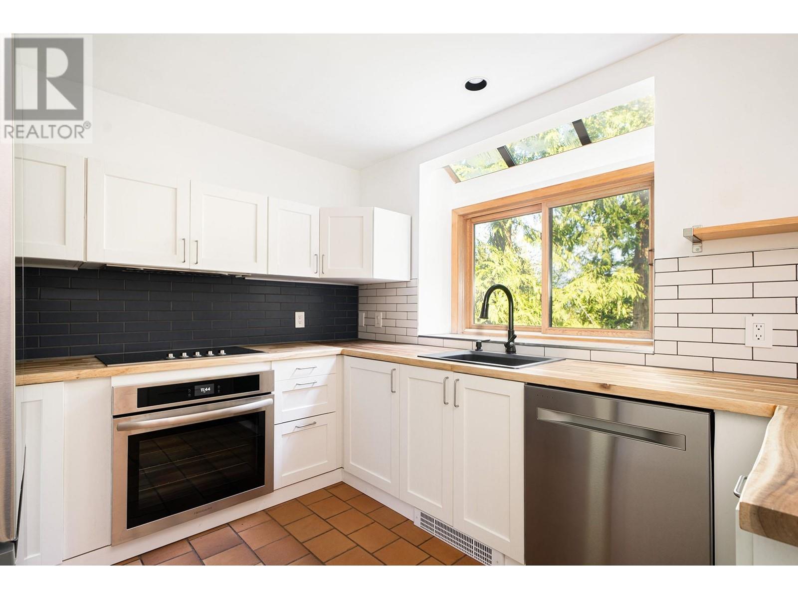 1311 Hillcrest Road, Bowen Island, British Columbia  V0N 1G1 - Photo 13 - R2996184