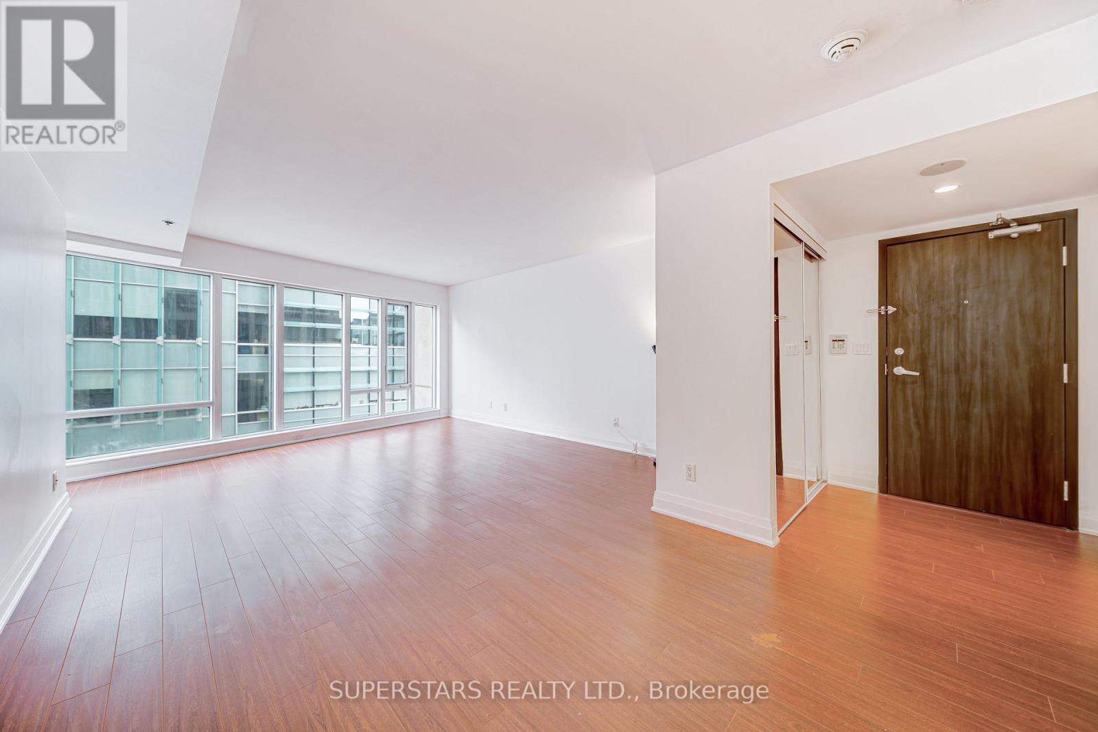 913 - 210 Victoria Street, Toronto, Ontario  M5B 2R3 - Photo 5 - C12112303