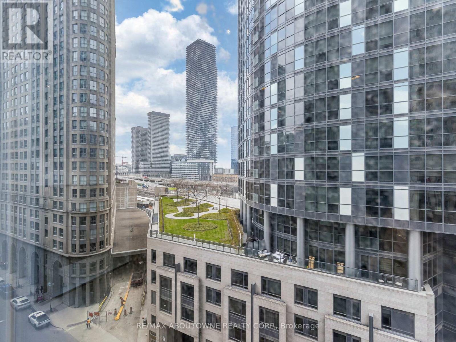 802 - 8 The Esplanade Street, Toronto, Ontario  M5E 0A6 - Photo 35 - C12112307