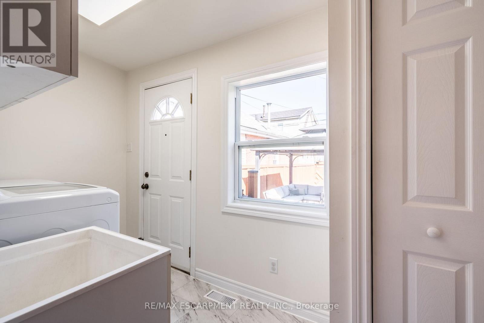 114 London Street N, Hamilton, Ontario  L8H 4B5 - Photo 22 - X12101092