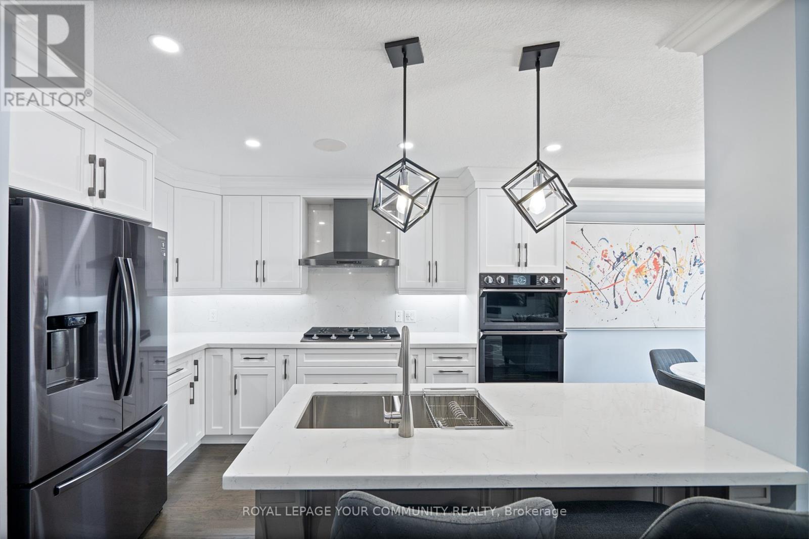 Property at 19 BETHUNE AVENUE image 1
