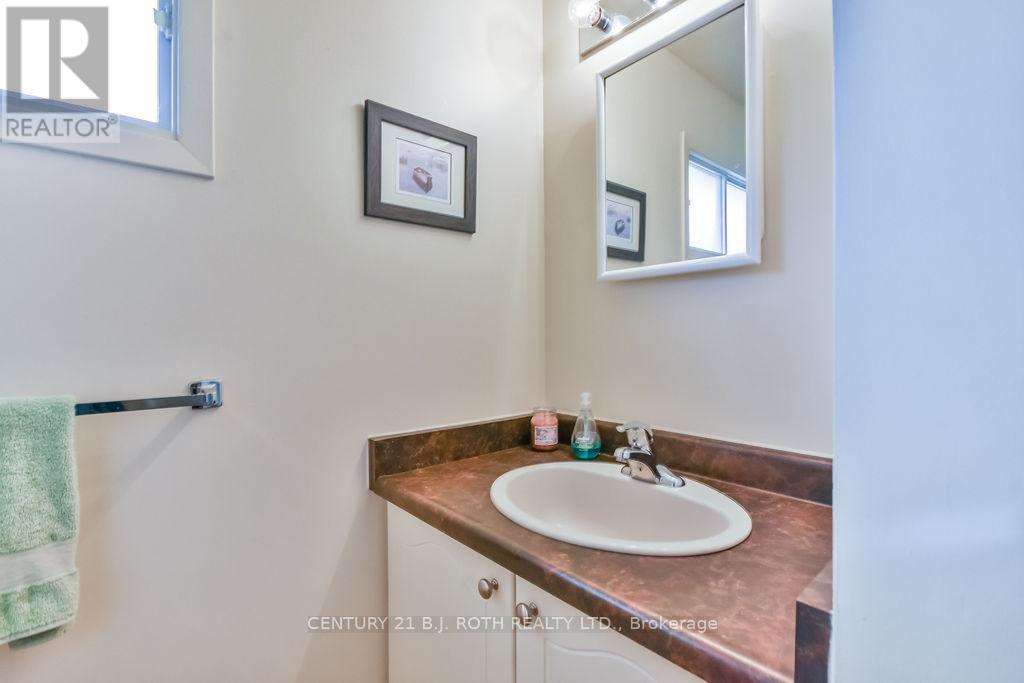22 Tamarack Drive, Oro-Medonte, Ontario  L0L 1T0 - Photo 27 - S12112279