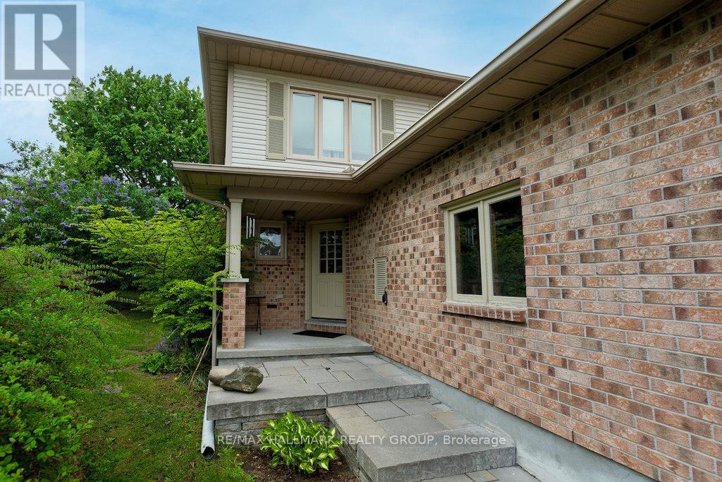 Property at 24 RAVENSCROFT COURT image 2