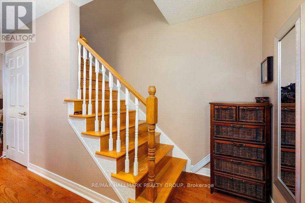 Property at 24 RAVENSCROFT COURT image 4