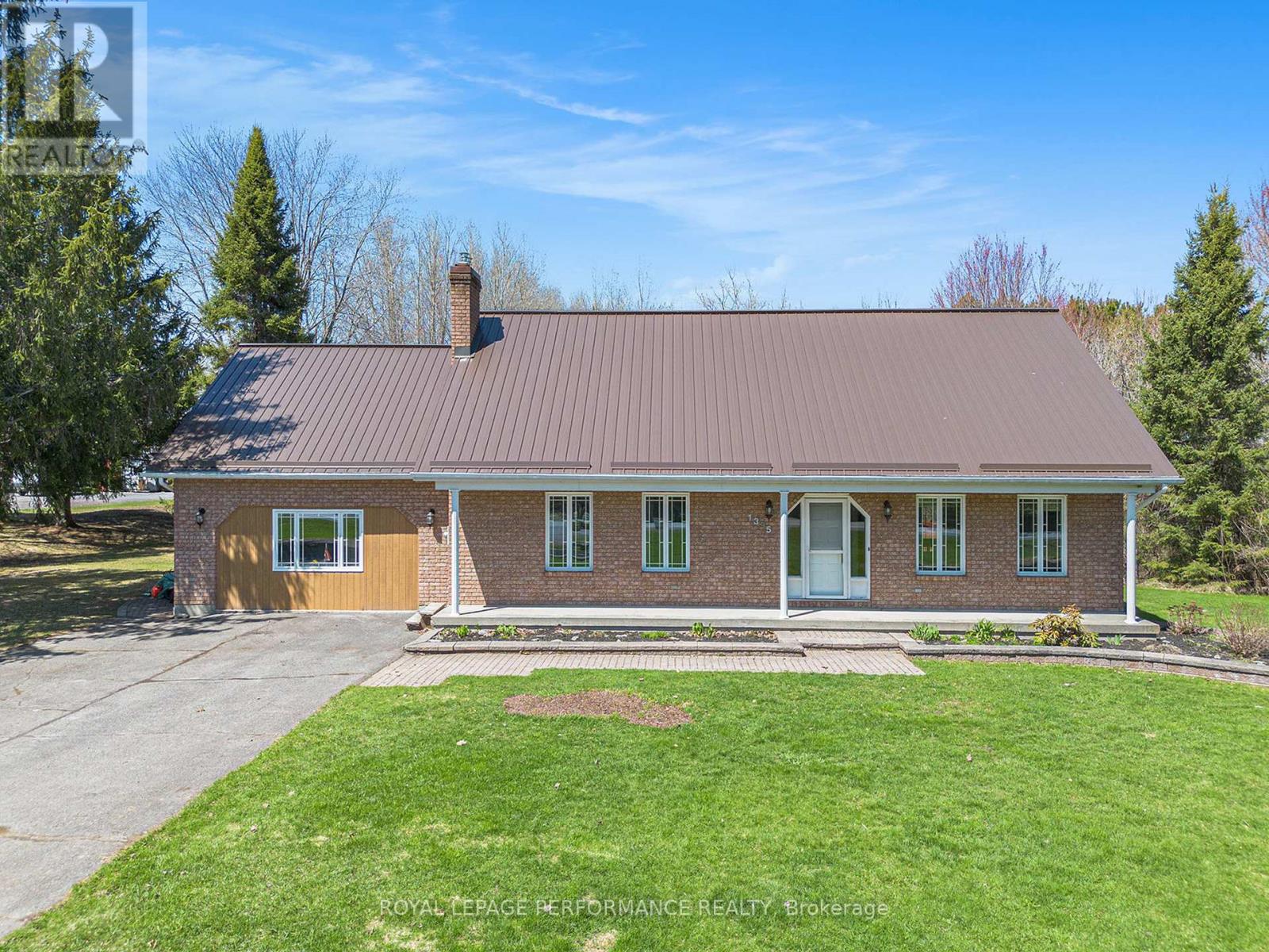 1395 NOTRE-DAME STREET, Russell, Ontario