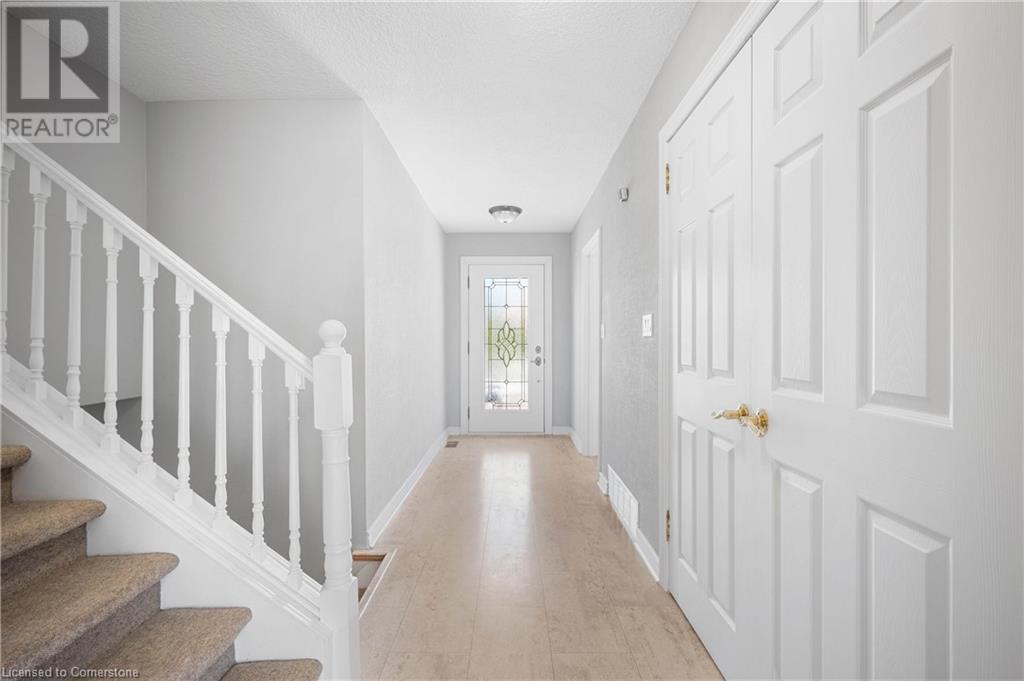 10 Plainsman Road, Mississauga, Ontario L5N 1C5 - Photo 6 - 40722949