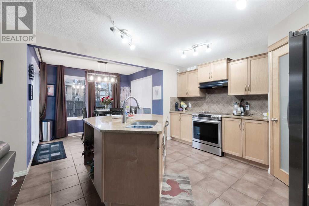 Property at 33 Kincora Landing NW image 4