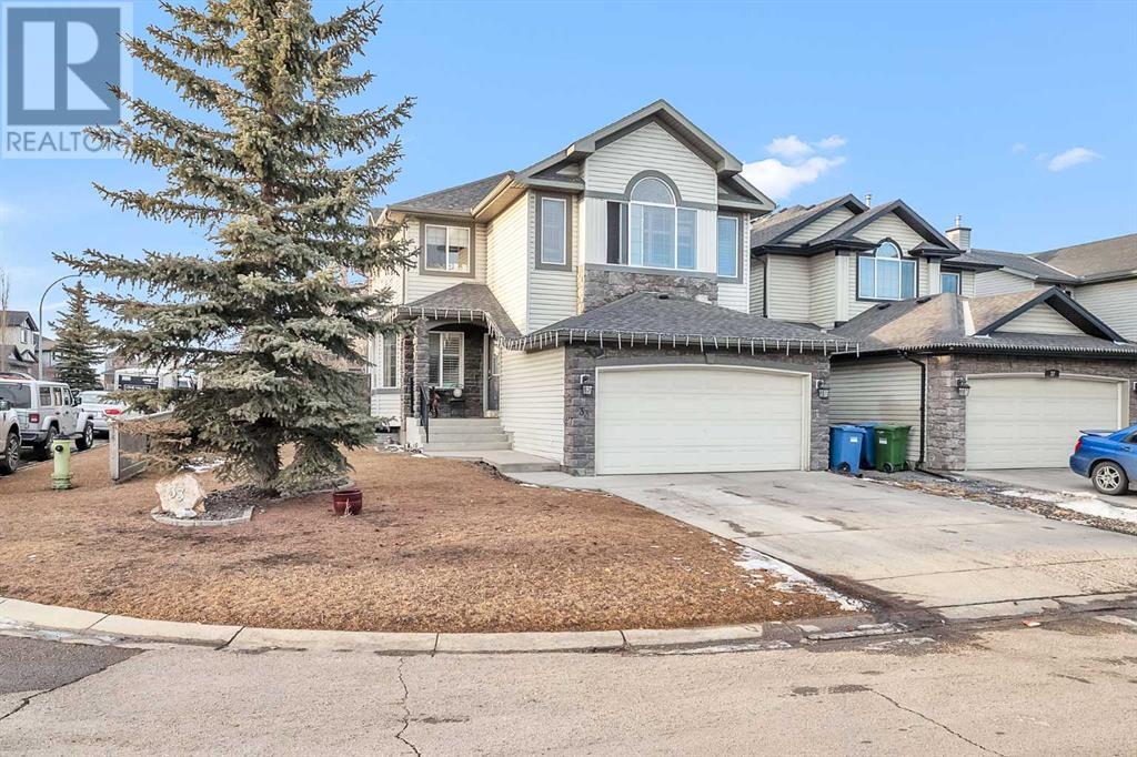 Property at 33 Kincora Landing NW image 2