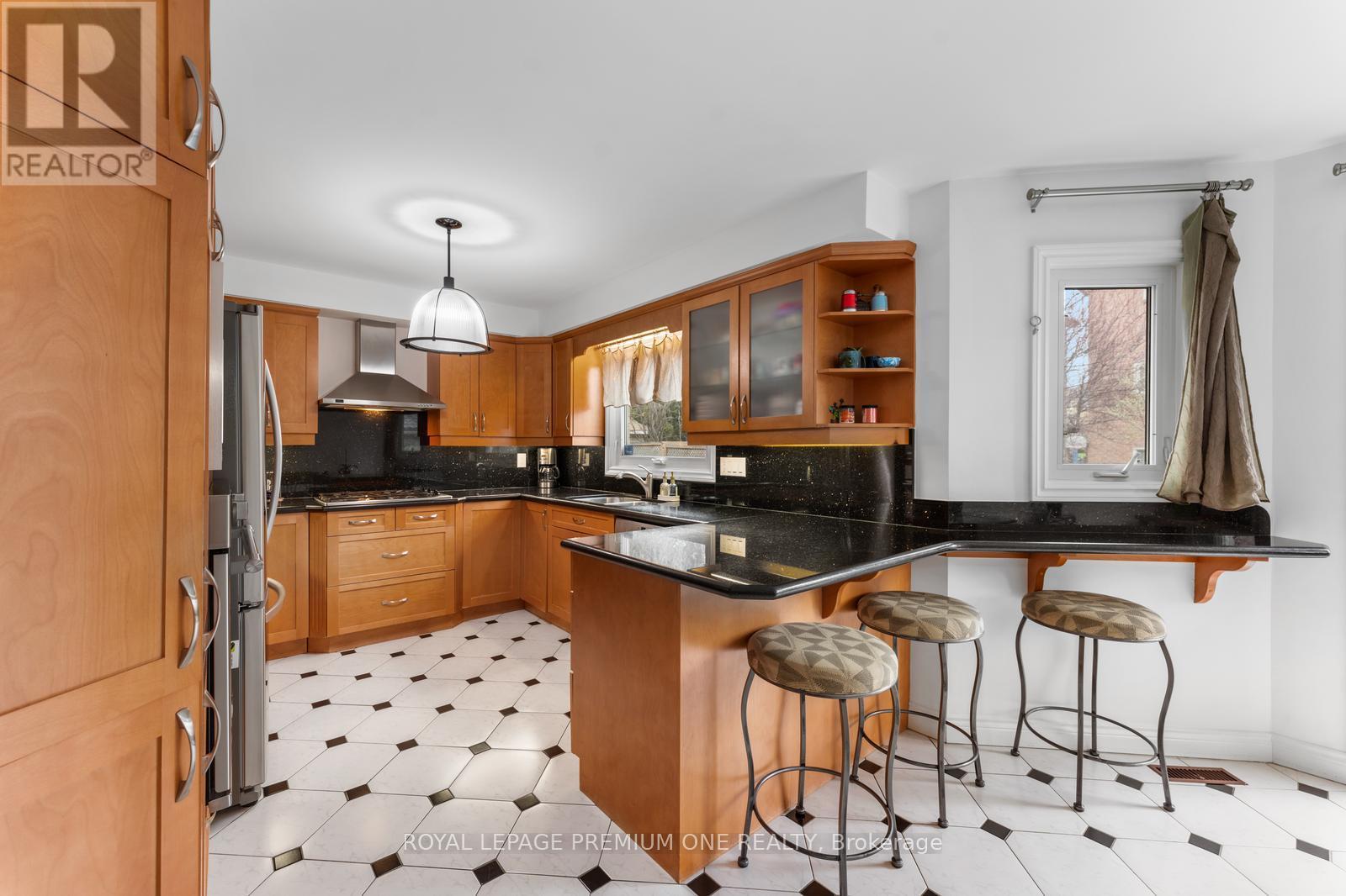 14 Bradmore Avenue, Toronto, Ontario  M9M 1J9 - Photo 13 - W12112300