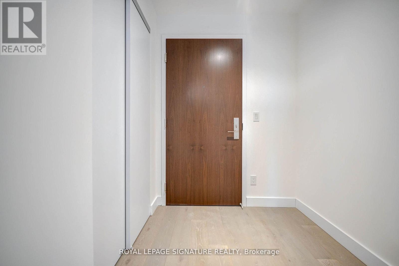 501 - 160 Kingsway Crescent, Toronto, Ontario  M8X 2R6 - Photo 2 - W12112315