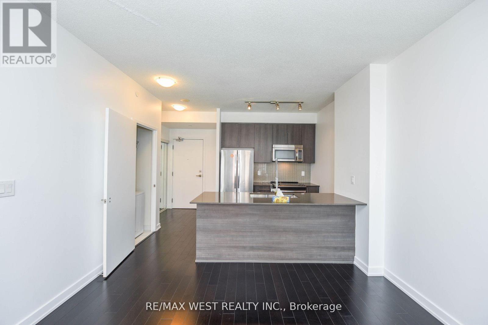 4009 - 4011 Brickstone Mews, Mississauga, Ontario  L5B 0J7 - Photo 13 - W12112354