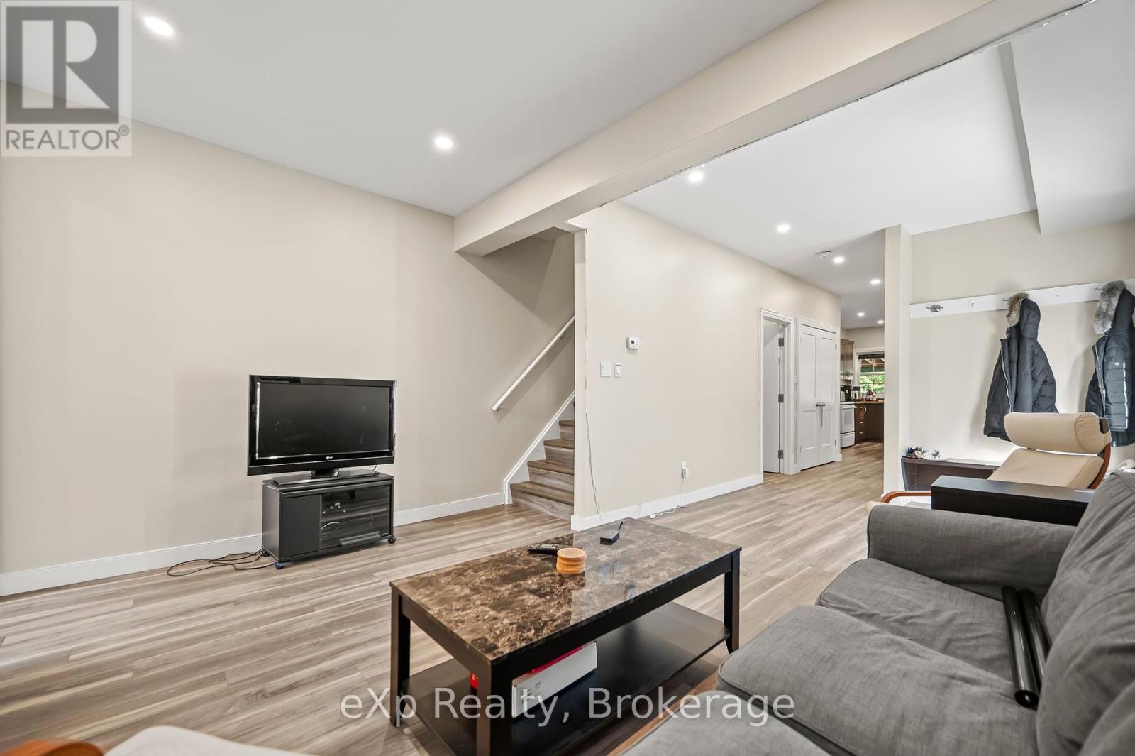 51 College Avenue W, Guelph, Ontario  N1G 1R8 - Photo 4 - X12112317