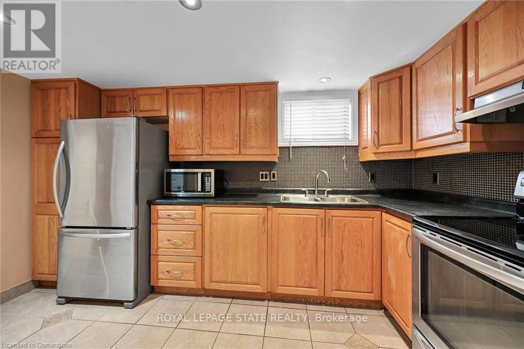 B - 221 Gray Road, Hamilton, Ontario  L8E 1T9 - Photo 13 - X12112325