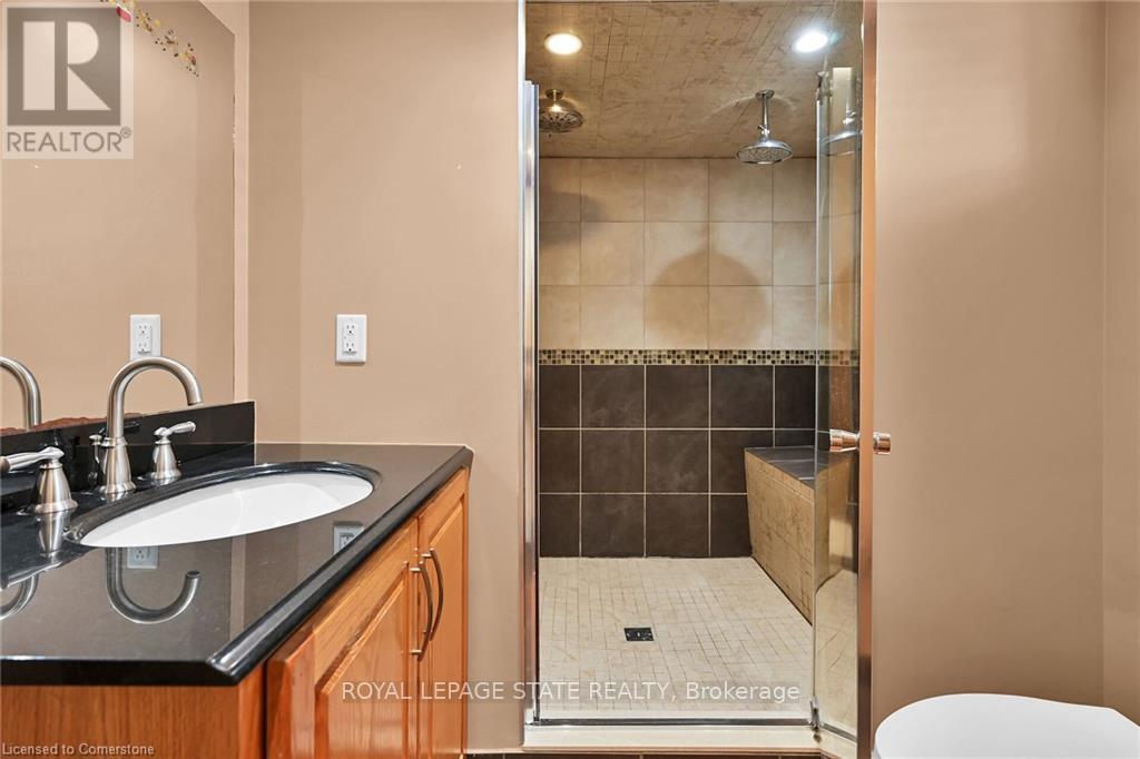 B - 221 Gray Road, Hamilton, Ontario  L8E 1T9 - Photo 22 - X12112325