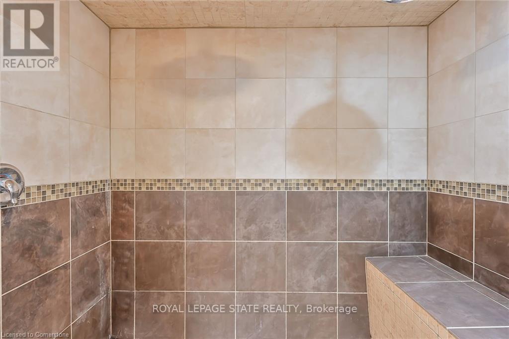 B - 221 Gray Road, Hamilton, Ontario  L8E 1T9 - Photo 23 - X12112325