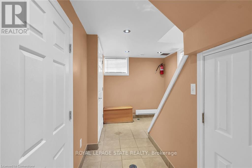 B - 221 Gray Road, Hamilton, Ontario  L8E 1T9 - Photo 24 - X12112325