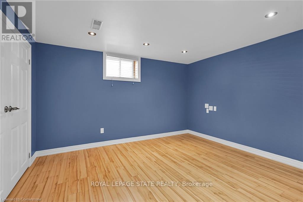 B - 221 Gray Road, Hamilton, Ontario  L8E 1T9 - Photo 4 - X12112325